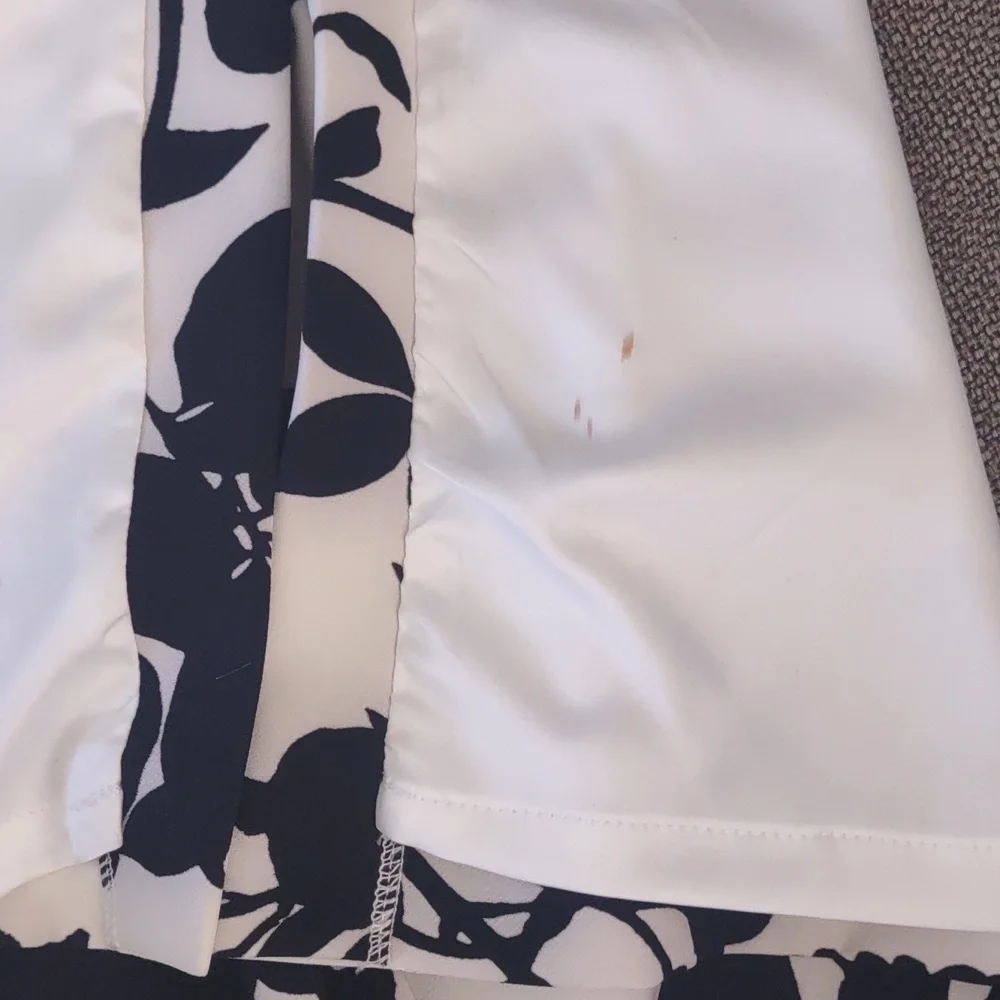 Bardot Black & White Floral Print Off the Shoulder Dress - Size 8 (M) - Picture 12 of 13